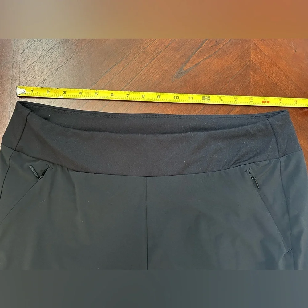 Athleta Classic Black Active Pants size 16 - Picture 5 of 8
